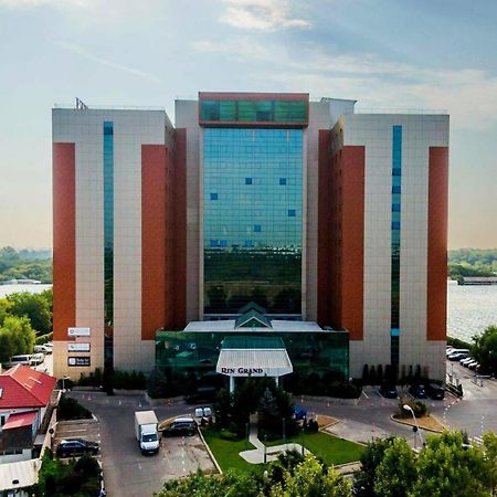 Rin Grand Sofmed Apartment Bukares Bagian luar foto