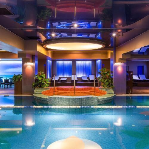 Rin Grand Sofmed Apartment Bukares Bagian luar foto