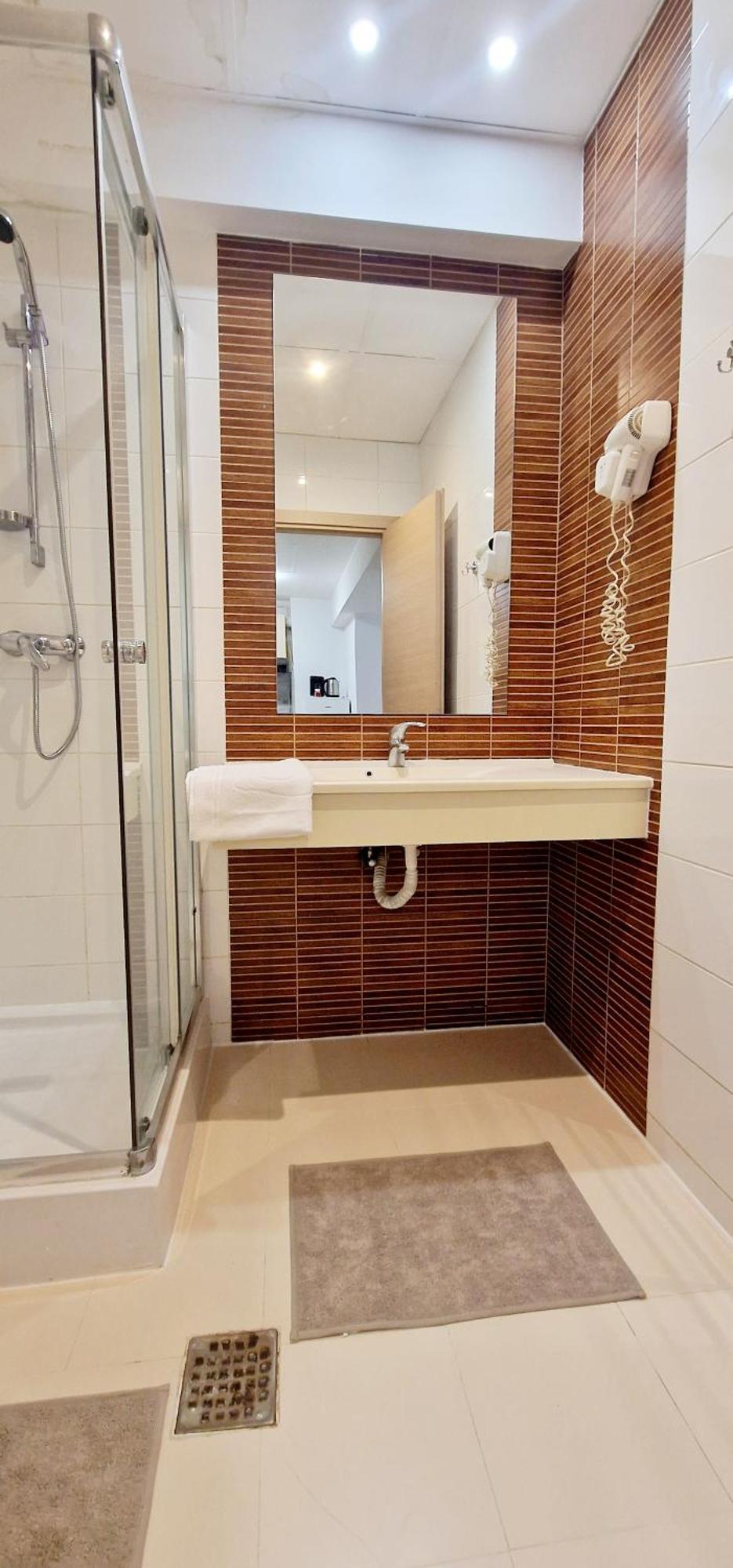 Rin Grand Sofmed Apartment Bukares Bagian luar foto