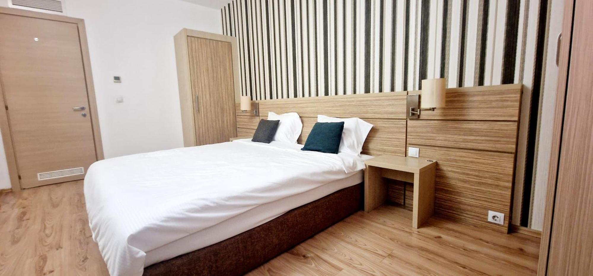 Rin Grand Sofmed Apartment Bukares Bagian luar foto