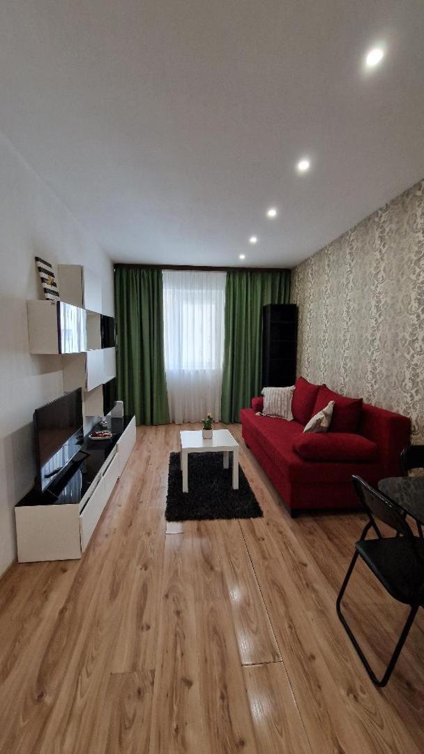 Rin Grand Sofmed Apartment Bukares Bagian luar foto